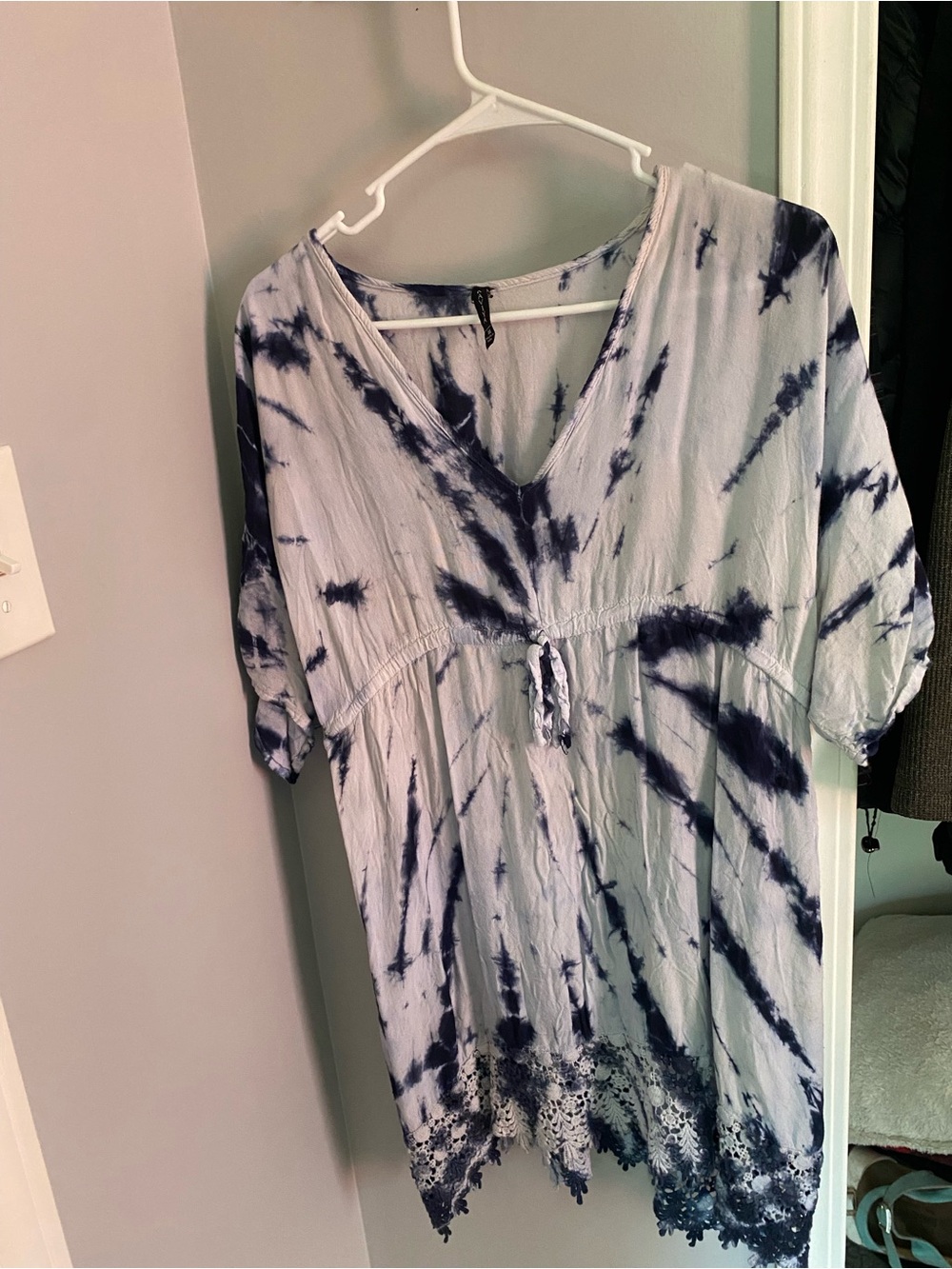 Raviya Navy and White Tie-Dye V-Neck Tunic with Lace Hem